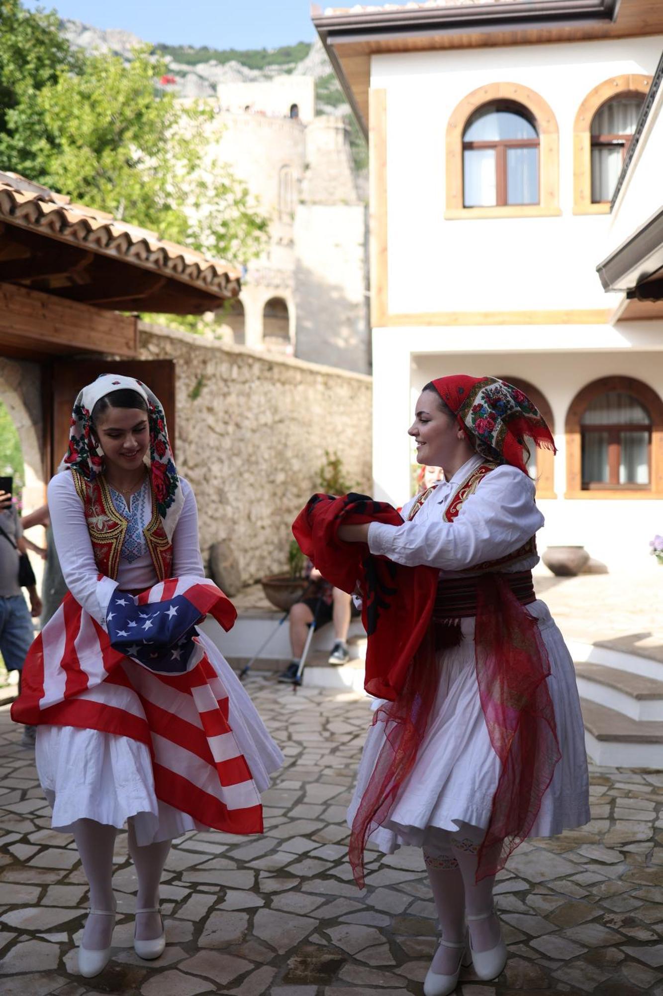 Kruja Albergo Diffuso , Inside Kruja Castle Dış mekan fotoğraf