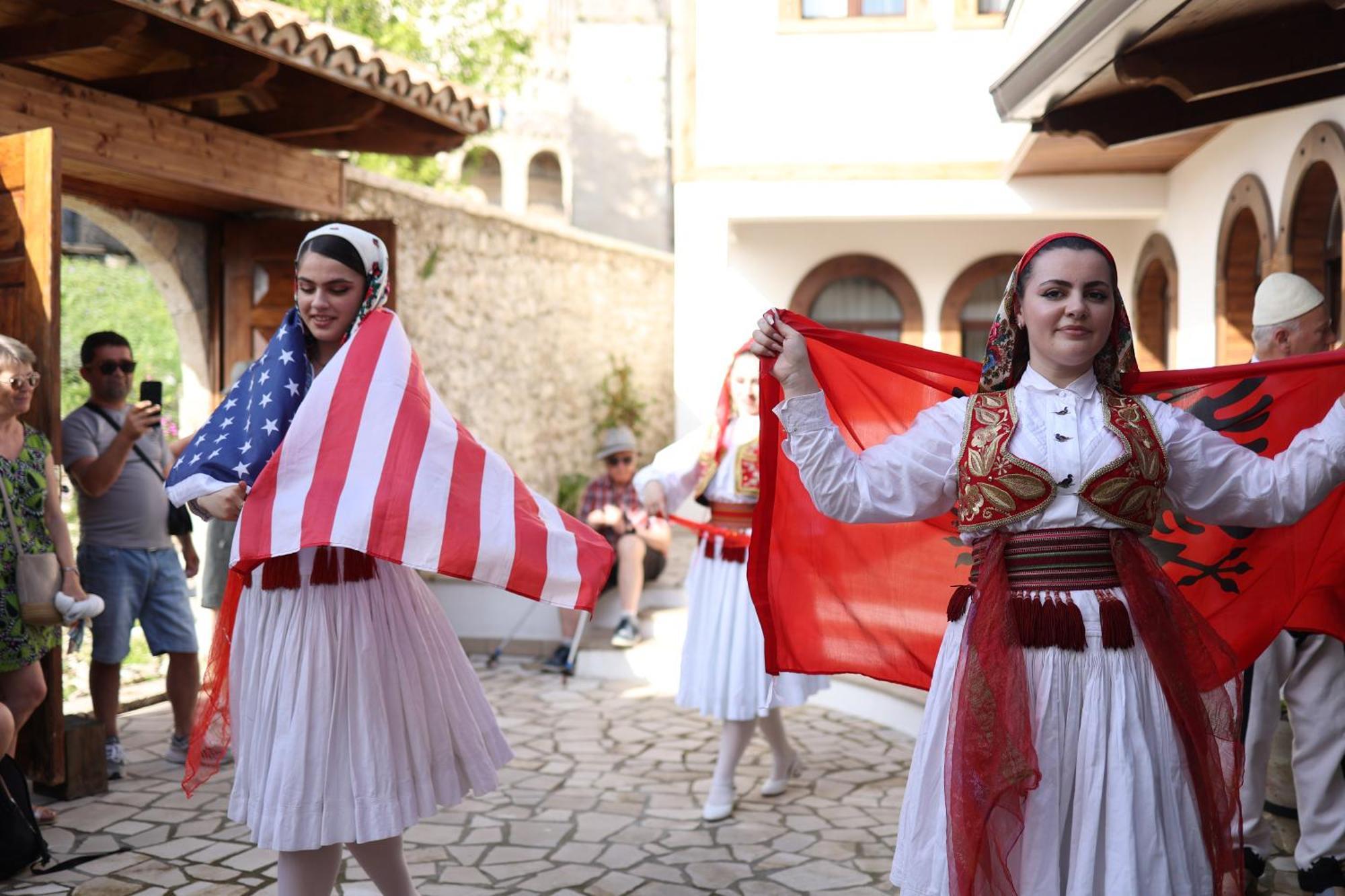 Kruja Albergo Diffuso , Inside Kruja Castle Dış mekan fotoğraf