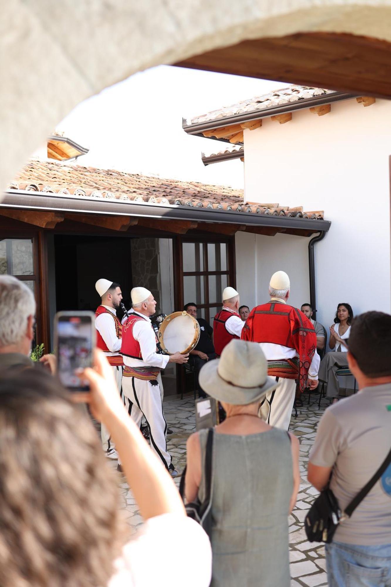 Kruja Albergo Diffuso , Inside Kruja Castle Dış mekan fotoğraf
